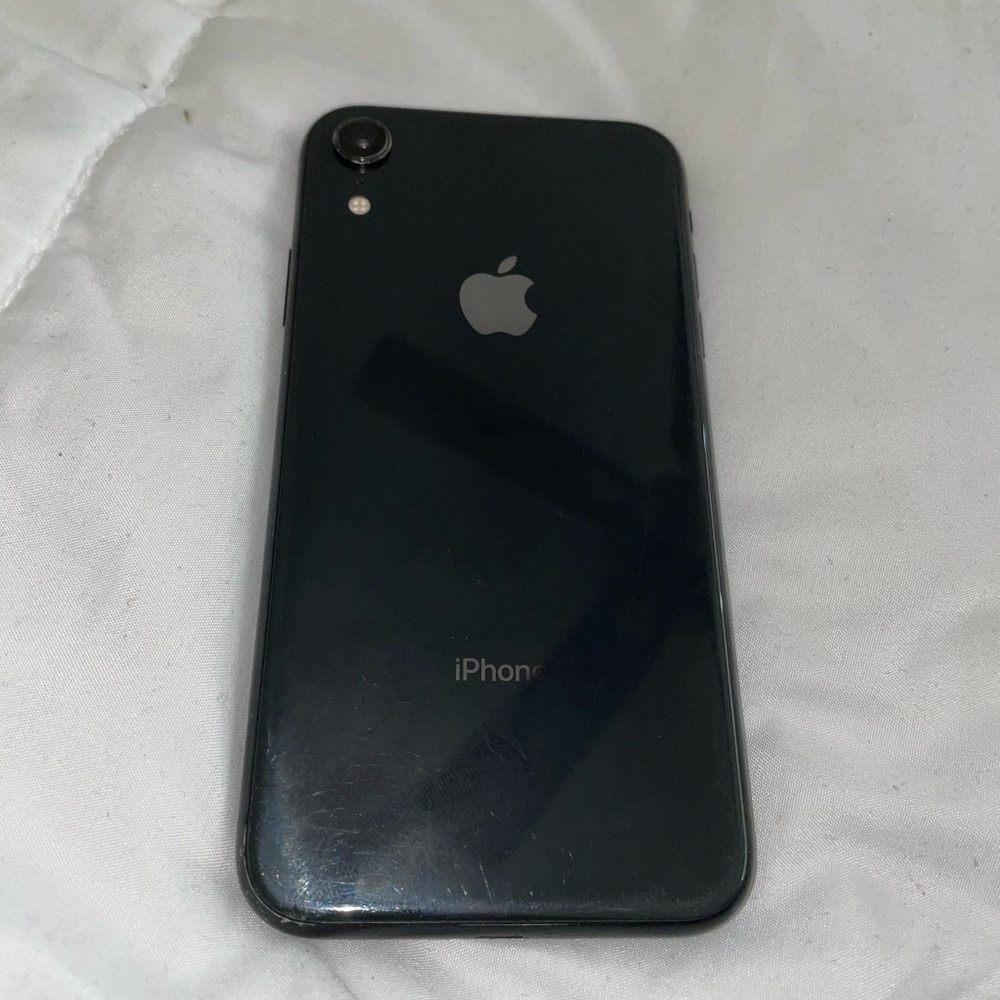 iPhone XR - Picture 2 of 5